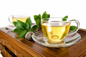 Подробнее о статье Зеленый чай и его польза: как худеть с его помощью